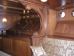 Меблі з масиву